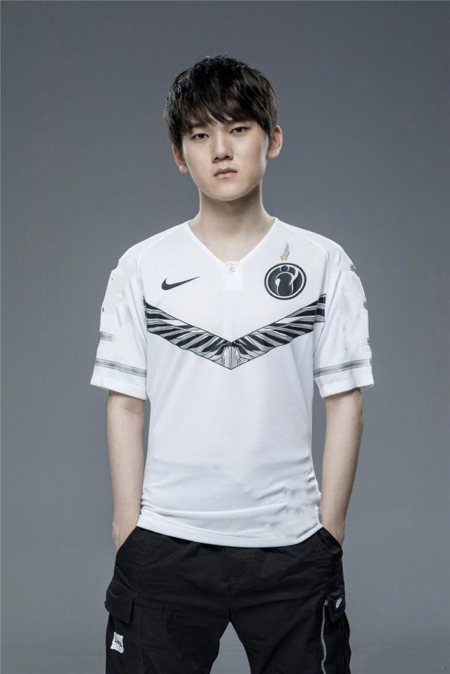 【LPL夏季赛】云开雾散，RNG 2-0 RW迎来夏季赛首胜